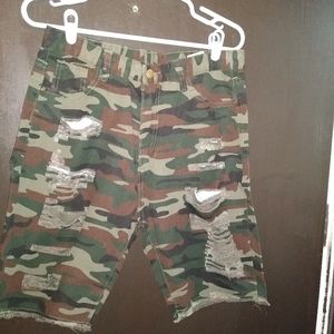 Camo ripped shorts
